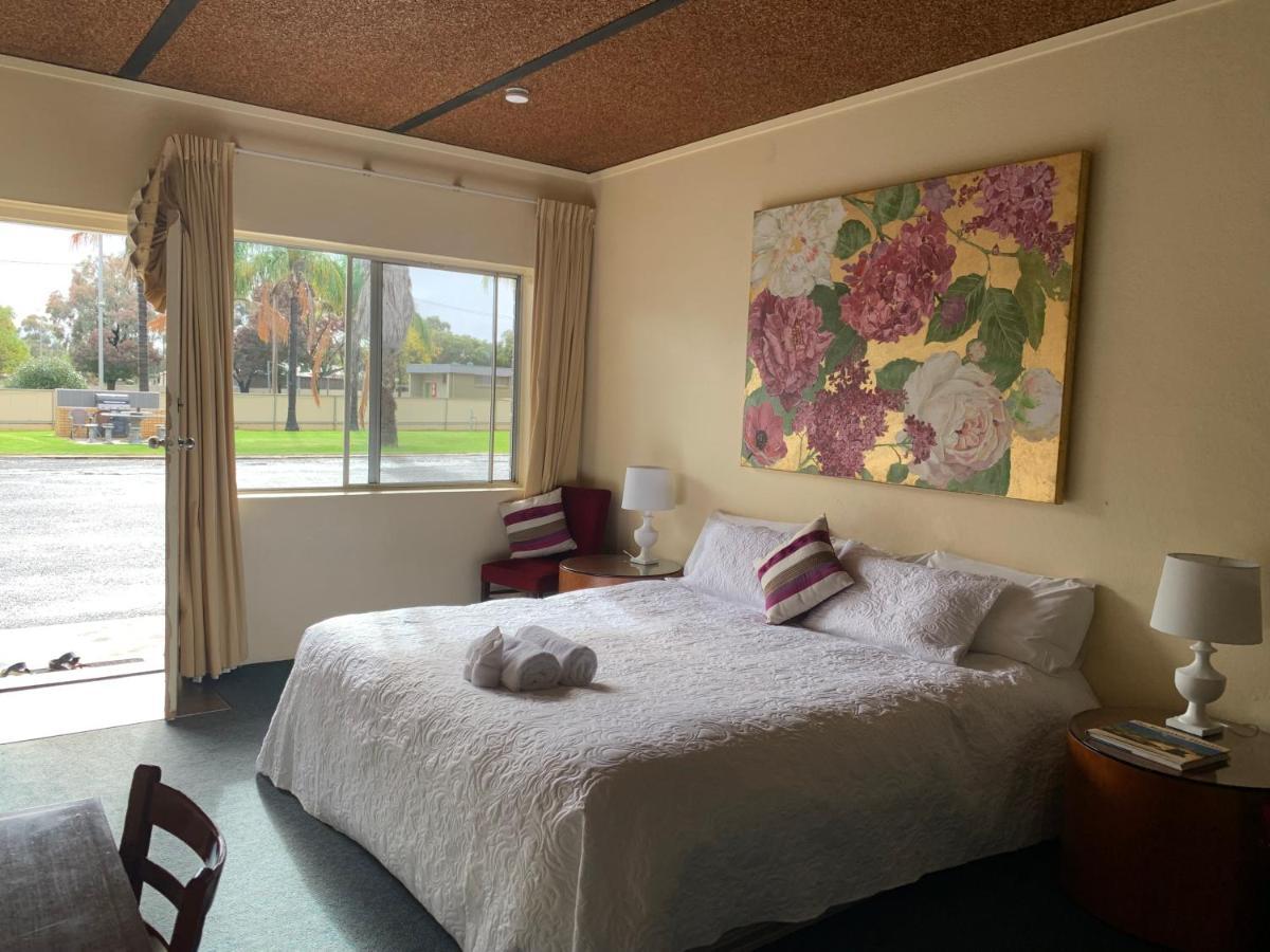 Temora Motel מראה חיצוני תמונה
