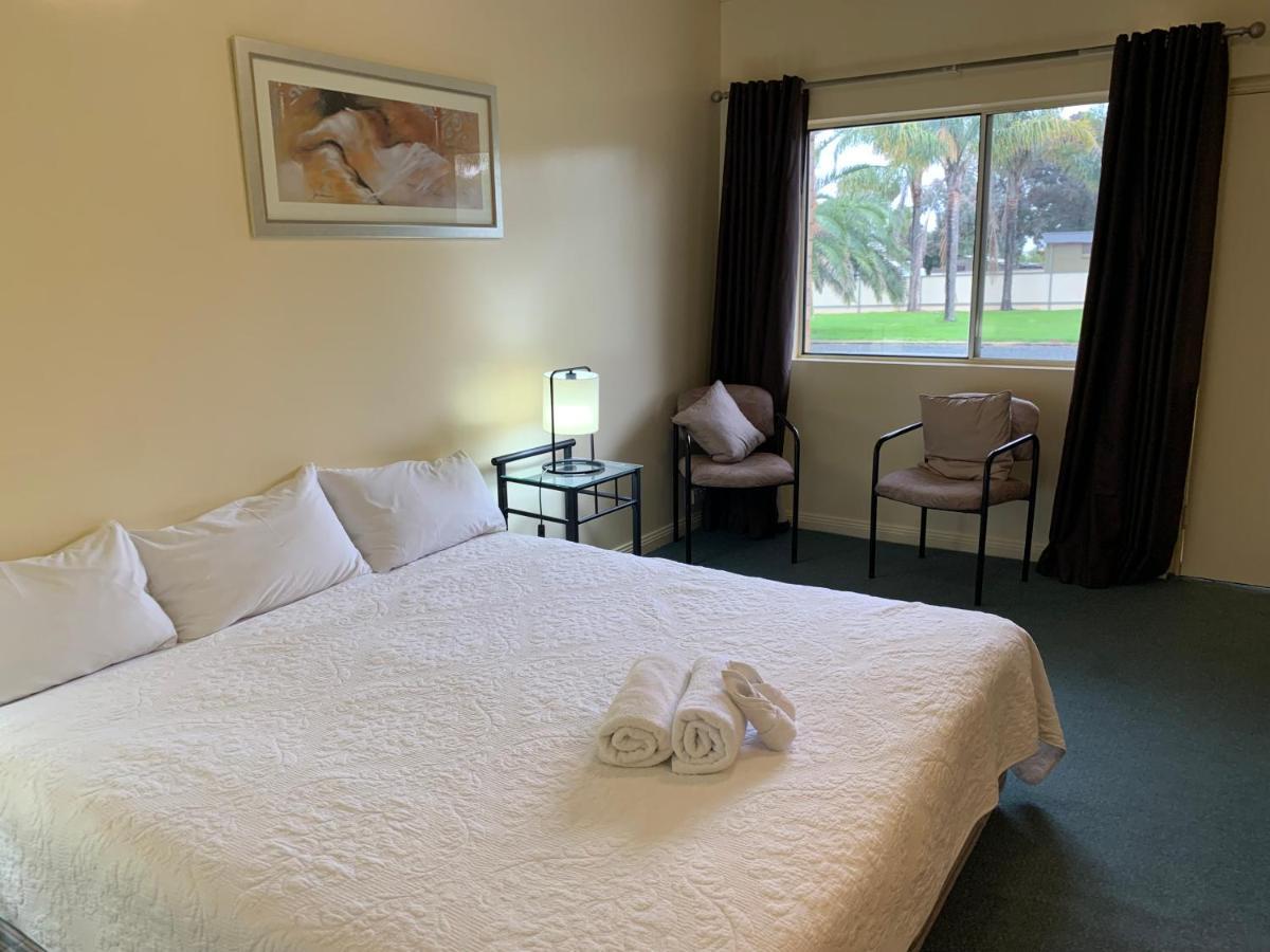 Temora Motel מראה חיצוני תמונה