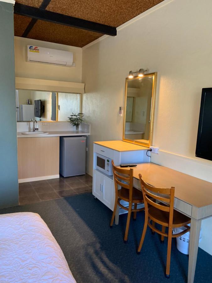 Temora Motel מראה חיצוני תמונה