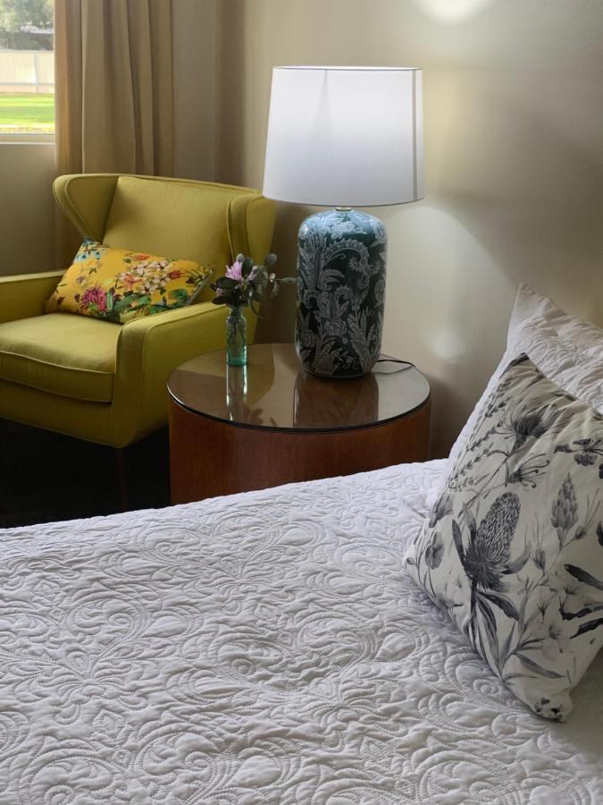 Temora Motel מראה חיצוני תמונה