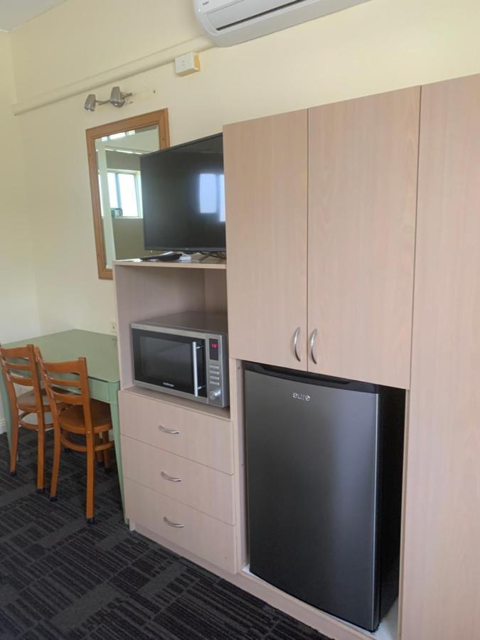 Temora Motel מראה חיצוני תמונה