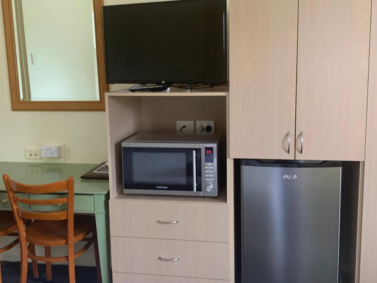 Temora Motel מראה חיצוני תמונה