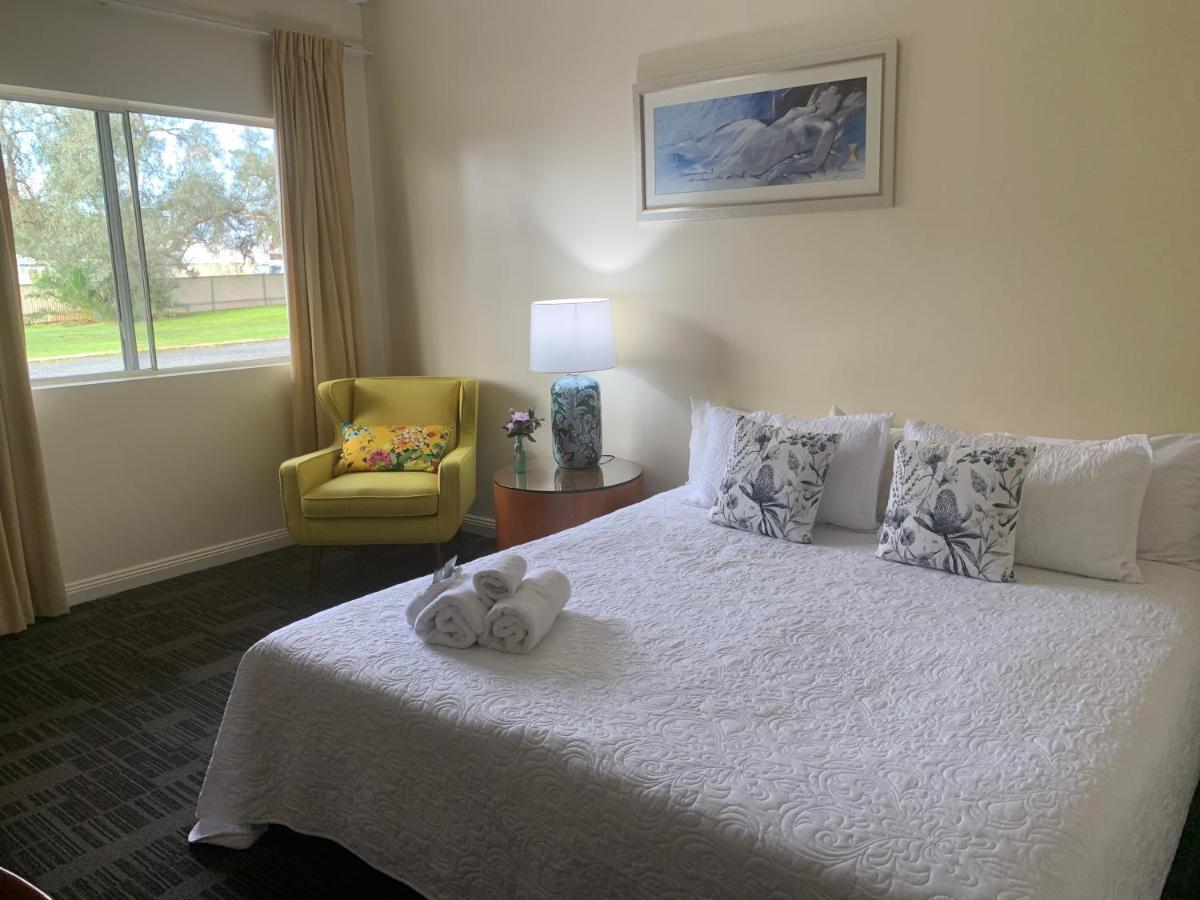 Temora Motel מראה חיצוני תמונה