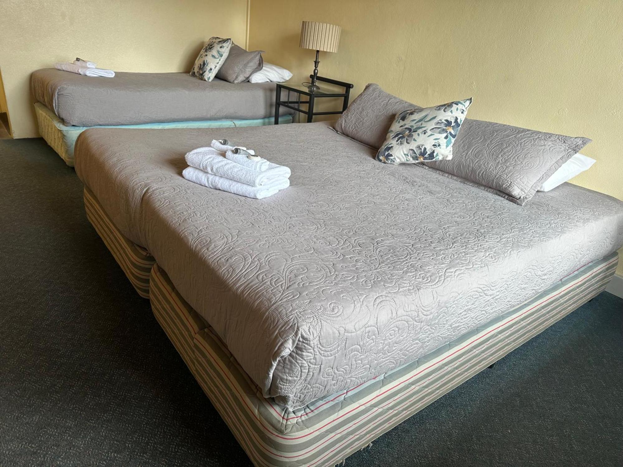 Temora Motel מראה חיצוני תמונה